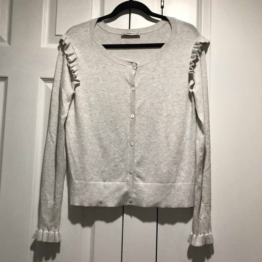 ๐ Zara Ruffled Sleeve Cardigan - Picture 1 of 4